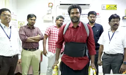 கோவில்பட்டியில் ஆட்டோ ஓட்டுநருக்கு முதுகெலும்பு முறிவு அறுவைச் சிகிச்சை செய்து சாதனை கோவில்பட்டியில் ஆட்டோ ஓட்டுநருக்கு முதுகெலும்பு முறிவு அறுவைச் சிகிச்சை செய்து சாதனை