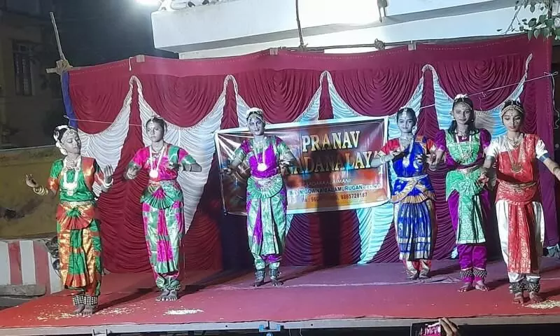 சோழவந்தான் ஜெனகை மாரியம்மன் ஆலயத்தில் நவராத்ரி கலைவிழா சோழவந்தான் ஜெனகை மாரியம்மன் ஆலயத்தில் நவராத்ரி கலைவிழா