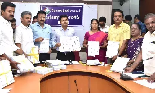 கோவை மாவட்ட வரைவு வாக்காளர் பட்டியல்: ஆட்சியர்  கிரந்திகுமார் வெளியிட்டார்