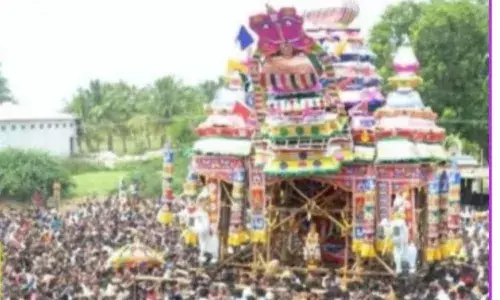 திண்டுக்கல் அருகே ஆலய விழாவில் சிறப்பாக பணியாற்றிய போலீசாருக்கு பாராட்டு திண்டுக்கல் அருகே ஆலய விழாவில் சிறப்பாக பணியாற்றிய போலீசாருக்கு பாராட்டு