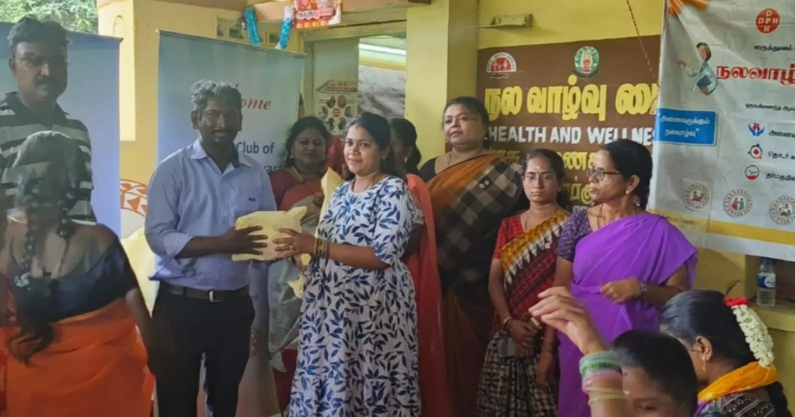 ரோட்டரி கிளப் சார்பில் கர்ப்பிணி பெண்களுக்கு ஊட்டச்சத்து பொருட்கள் வழங்கல் ரோட்டரி கிளப் சார்பில் கர்ப்பிணி பெண்களுக்கு ஊட்டச்சத்து பொருட்கள் வழங்கல்