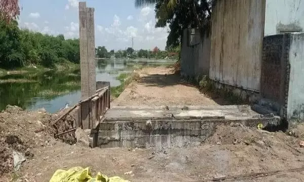ஏரியை ஆக்கிரமித்து சிறு பாலம் அமைப்பு: குறைதீா் கூட்டத்தில் மக்கள் புகாா் ஏரியை ஆக்கிரமித்து சிறு பாலம் அமைப்பு: குறைதீா் கூட்டத்தில் மக்கள் புகாா்