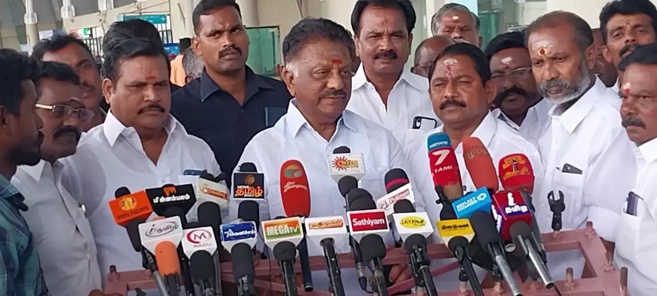 எடப்பாடிக்கு எதிராக கோஷம்,வருத்தமளிக்கிறது: முன்னாள் தமிழக முதல்வர் ஒபிஎஸ்! எடப்பாடிக்கு எதிராக கோஷம்,வருத்தமளிக்கிறது: முன்னாள் தமிழக முதல்வர் ஒபிஎஸ்!