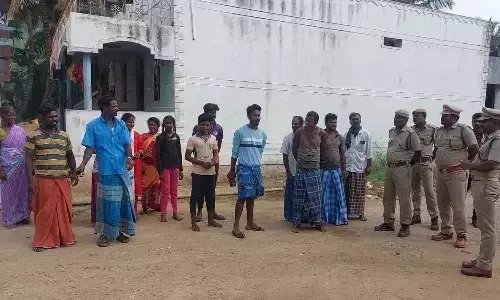 இரவு நேரங்களில் பொதுமக்கள் வெளியே நடமாட வேண்டாம்: வனத்துறையினர் எச்சரிக்கை இரவு நேரங்களில் பொதுமக்கள் வெளியே நடமாட வேண்டாம்: வனத்துறையினர் எச்சரிக்கை