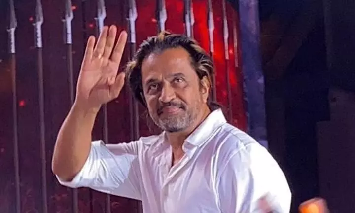 விஜய் அரசியலுக்கு வருவார்... மேடையில் உடைத்த அர்ஜூன்! விஜய் அரசியலுக்கு வருவார்... மேடையில் உடைத்த அர்ஜூன்!