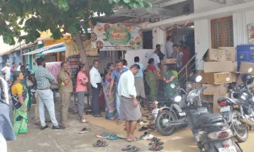 மழை இல்லாததால் தீபாவளி வியாபாரம் படு ஜோர்! வியாபாரிகள் மகிழ்ச்சி மழை இல்லாததால் தீபாவளி வியாபாரம் படு ஜோர்! வியாபாரிகள் மகிழ்ச்சி