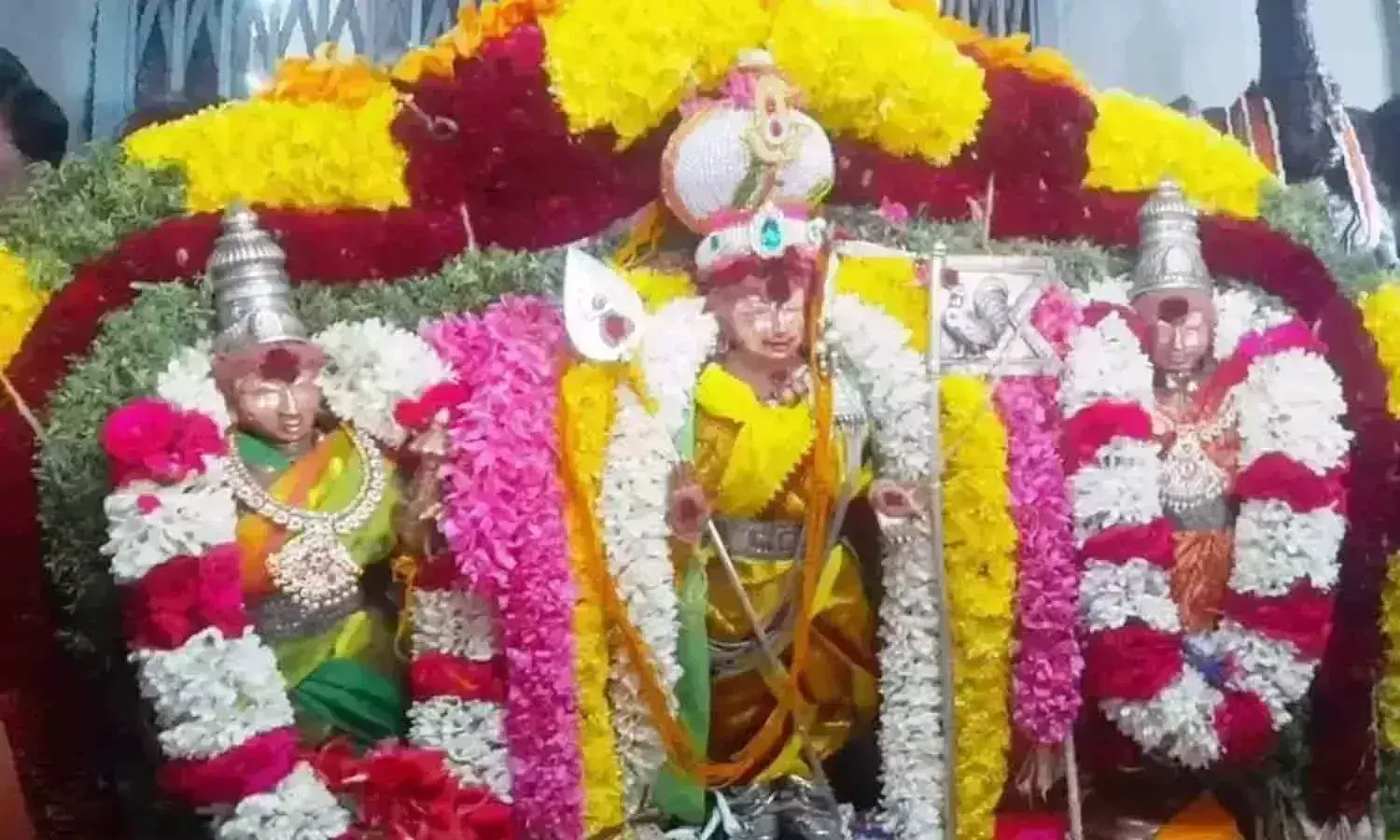 பல்லடம் மாதப்பூர் முத்துக்குமாரசாமி கோவிலில் கந்த சஷ்டி விழா, வரும் 13ம் தேதி துவக்கம் பல்லடம் மாதப்பூர் முத்துக்குமாரசாமி கோவிலில் கந்த சஷ்டி விழா, வரும் 13ம் தேதி துவக்கம்