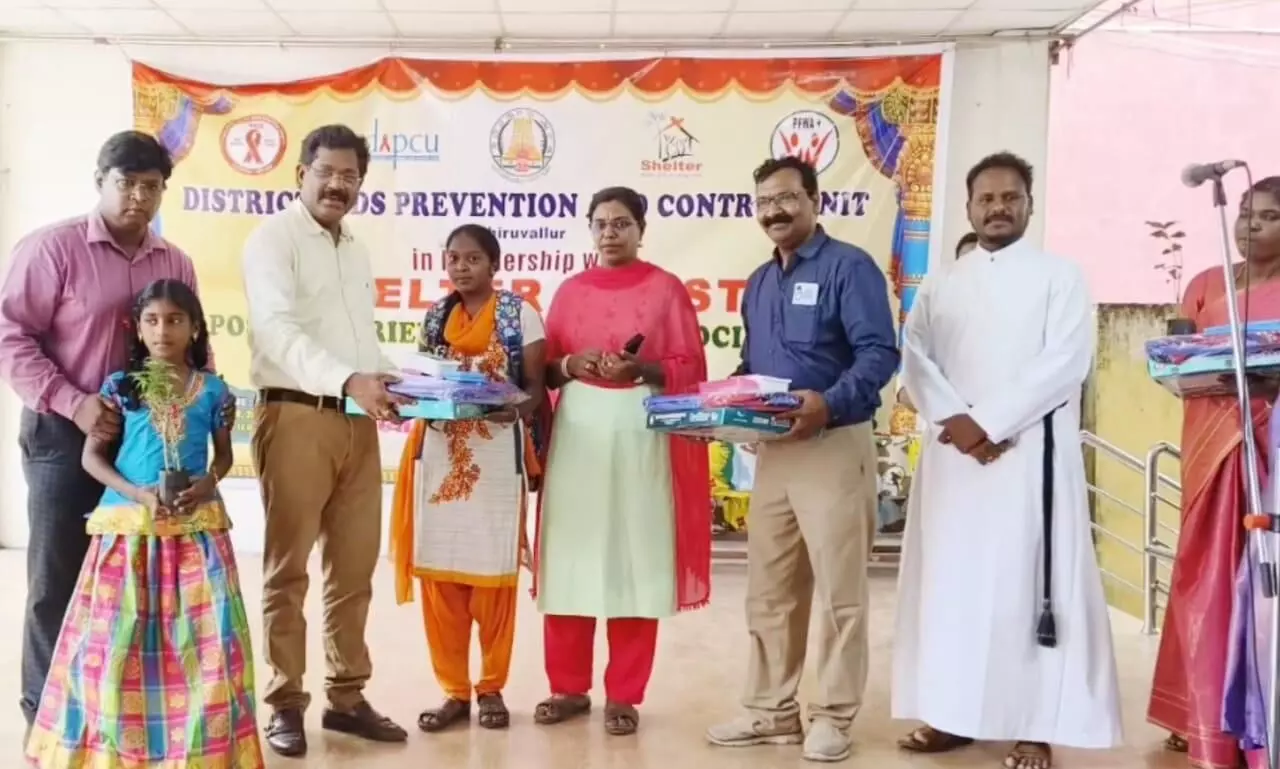 தீபாவளி பண்டிகை முன்னிட்டு 160 குழந்தைகளுக்கு நலத்திட்ட உதவிகள் தீபாவளி பண்டிகை முன்னிட்டு 160 குழந்தைகளுக்கு நலத்திட்ட உதவிகள்