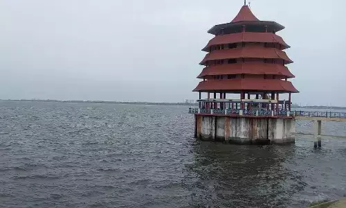 கனமழை எதிரொலி: 104 ஏரிகள் முழு கொள்ளளவை எட்டியது கனமழை எதிரொலி: 104 ஏரிகள் முழு கொள்ளளவை எட்டியது