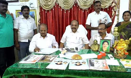 தூத்துக்குடி அதிமுகவில் வாக்குச்சாவடி முகவர் அமைக்கும் பணி இறுதிக்கட்டம் தூத்துக்குடி அதிமுகவில் வாக்குச்சாவடி முகவர் அமைக்கும் பணி இறுதிக்கட்டம்