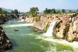Hogenakkal Tourist Place In Tamil ஒகேனக்கல் அருவியில குளிச்சிருக்கீங்களா... குளிச்சு பாருங்க...அடின்னா அடி...அப்பப்பா.... Hogenakkal Tourist Place In Tamil ஒகேனக்கல் அருவியில குளிச்சிருக்கீங்களா... குளிச்சு பாருங்க...அடின்னா அடி...அப்பப்பா....