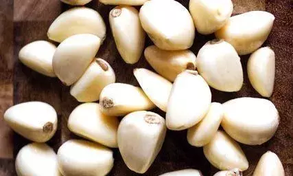 தினம் கொஞ்சம் பூண்டு: குளுக்கோஸ் மற்றும் கொலஸ்ட்ராலைக் கட்டுப்படுத்தலாம்