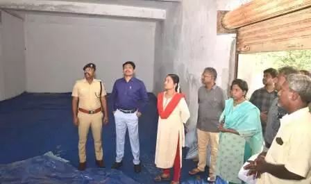 வாக்கு எண்ணும் மையங்களில் முன்னேற்பாட்டுப் பணிகள்; கலெக்டர் ஆய்வு வாக்கு எண்ணும் மையங்களில் முன்னேற்பாட்டுப் பணிகள்; கலெக்டர் ஆய்வு