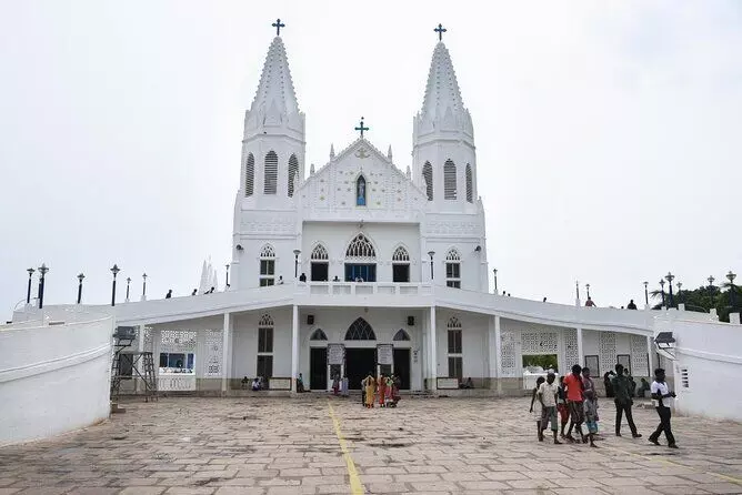 வேளாங்கண்ணி மாதா கோயில்: பக்தி, அதிசயம், கடற்கரை வேளாங்கண்ணி மாதா கோயில்: பக்தி, அதிசயம், கடற்கரை