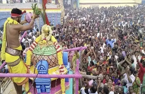 வந்தவாசியில் விமரிசையாக நடந்த ஸ்ரீஅகத்தீஸ்வரா் கோயில் மகா கும்பாபிஷேகம் வந்தவாசியில் விமரிசையாக நடந்த ஸ்ரீஅகத்தீஸ்வரா் கோயில் மகா கும்பாபிஷேகம்