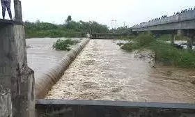 தொடர் மழை காரணமாக திருவண்ணாமலை மாவட்டத்தில் நிரம்பிய ஏரிகள் தொடர் மழை காரணமாக திருவண்ணாமலை மாவட்டத்தில் நிரம்பிய ஏரிகள்