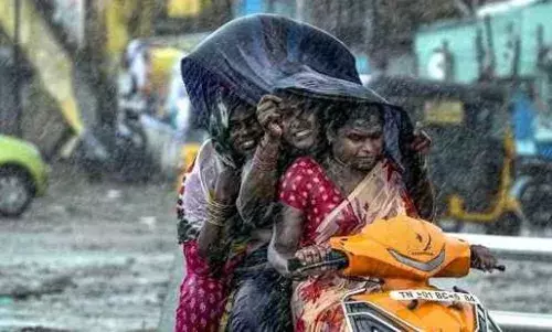 Cyclone Michaung Current Status-சென்னையை மிரட்டும்  மிக்ஜம்  புயல்..! Cyclone Michaung Current Status-சென்னையை மிரட்டும்  மிக்ஜம்  புயல்..!