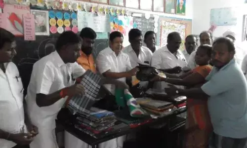 திருத்தணி அருகே மறைந்த  முதலமைச்சர் ஜெயலலிதா நினைவு நாள் அனுசரிப்பு..! திருத்தணி அருகே மறைந்த  முதலமைச்சர் ஜெயலலிதா நினைவு நாள் அனுசரிப்பு..!