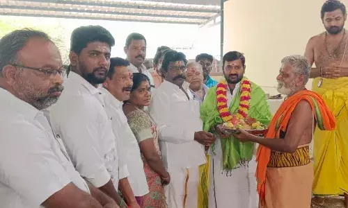 புதிய தினசரி சந்தையில் வியாபாரம்  பூஜையுடன்  துவக்கம்..! புதிய தினசரி சந்தையில் வியாபாரம்  பூஜையுடன்  துவக்கம்..!