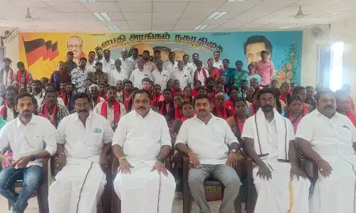 மாற்றுக் கட்சியிலிருந்து தி.மு.க.வில் இணைந்த 200 பேர்..! மாற்றுக் கட்சியிலிருந்து தி.மு.க.வில் இணைந்த 200 பேர்..!