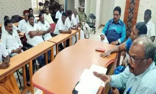 பிரதமரின் வீடு கட்டும் திட்டம்: ஊராட்சித் தலைவா்களுக்கு திட்ட அலுவலா் உத்தரவு