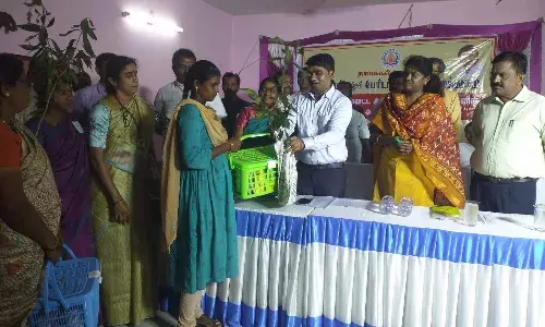 மக்கள் தொடர்பு திட்டமுகாமில்  நலத்திட்ட உதவிகள்..! மக்கள் தொடர்பு திட்டமுகாமில்  நலத்திட்ட உதவிகள்..!
