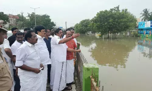 வெள்ளம் பாதித்த தென் மாவட்டங்களில் எதிர்க்கட்சி தலைவர் எடப்பாடி பழனிசாமி வெள்ளம் பாதித்த தென் மாவட்டங்களில் எதிர்க்கட்சி தலைவர் எடப்பாடி பழனிசாமி