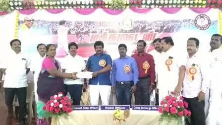 செங்கத்தில் மக்களுடன் முதல்வா் திட்ட முகாமில் நலத்திட்ட உதவிகள் செங்கத்தில் மக்களுடன் முதல்வா் திட்ட முகாமில் நலத்திட்ட உதவிகள்