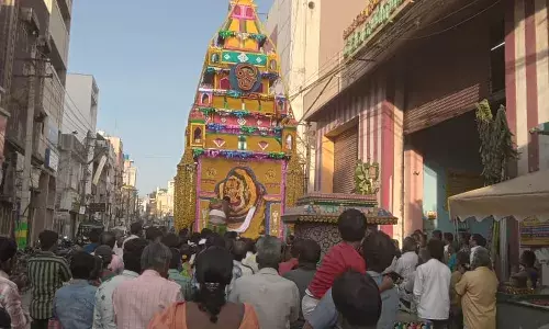 சிவகாசியில் நடைபெற்ற   திருவாதிரை விழாவில் சுவாமிகள் தேர்ப் பவனி சிவகாசியில் நடைபெற்ற   திருவாதிரை விழாவில் சுவாமிகள் தேர்ப் பவனி