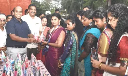 தஞ்சாவூருக்கு வந்த  வேர்களைத் தேடி திட்டப் பயணம் தஞ்சாவூருக்கு வந்த  வேர்களைத் தேடி திட்டப் பயணம்