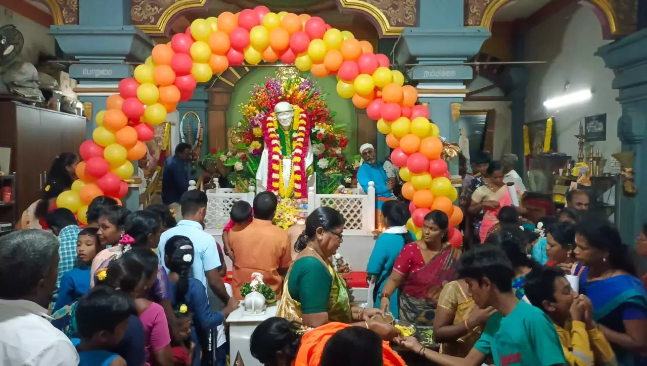 ஆங்கில புத்தாண்டு பிறப்பை முன்னிட்டு சாய்பாபா கோவிலில் சிறப்பு வழிபாடு ஆங்கில புத்தாண்டு பிறப்பை முன்னிட்டு சாய்பாபா கோவிலில் சிறப்பு வழிபாடு