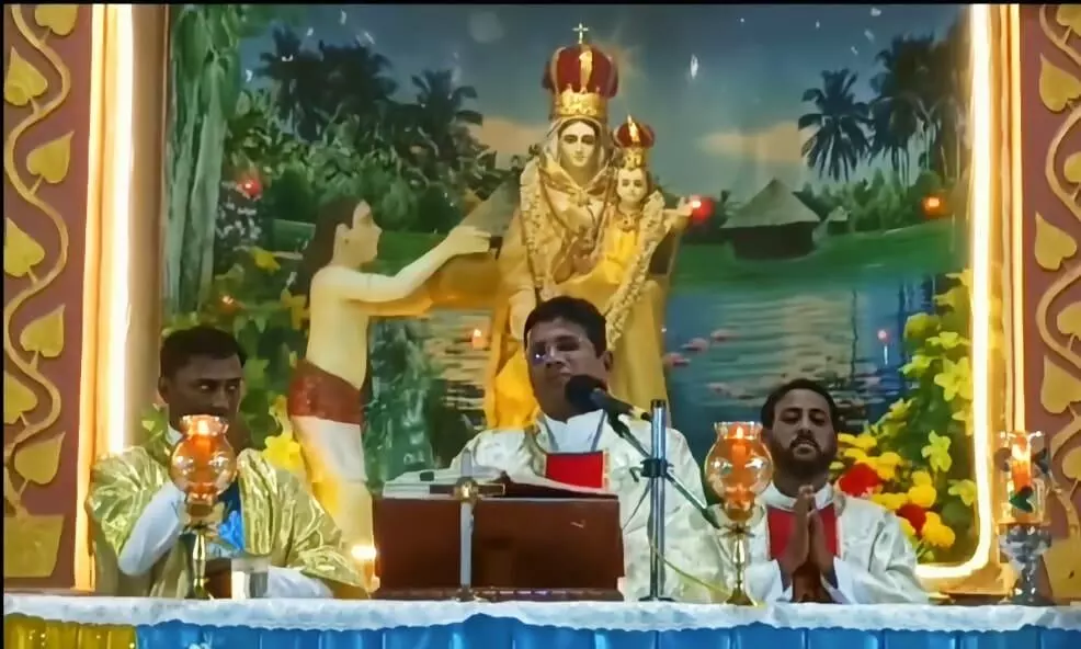 புனித பிரான்சிஸ் சலேசையர் ஆலயத்தில் சிறப்பு பிரார்த்தனை கூட்டம் புனித பிரான்சிஸ் சலேசையர் ஆலயத்தில் சிறப்பு பிரார்த்தனை கூட்டம்
