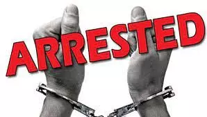 வந்தவாசி அருகே மது பாட்டில்களை பதுக்கி வைத்து விற்பனை செய்தவர் கைது வந்தவாசி அருகே மது பாட்டில்களை பதுக்கி வைத்து விற்பனை செய்தவர் கைது