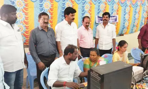 காரியாபட்டி பேரூராட்சியில் மக்களுடன் முதல்வர் திட்ட சிறப்பு முகாம் காரியாபட்டி பேரூராட்சியில் மக்களுடன் முதல்வர் திட்ட சிறப்பு முகாம்