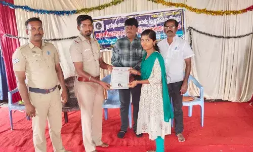 காரியாபட்டியில் கணினி பயிற்சி முடித்தவர்களுக்கு சான்றிதழ் வழங்கும் விழா காரியாபட்டியில் கணினி பயிற்சி முடித்தவர்களுக்கு சான்றிதழ் வழங்கும் விழா