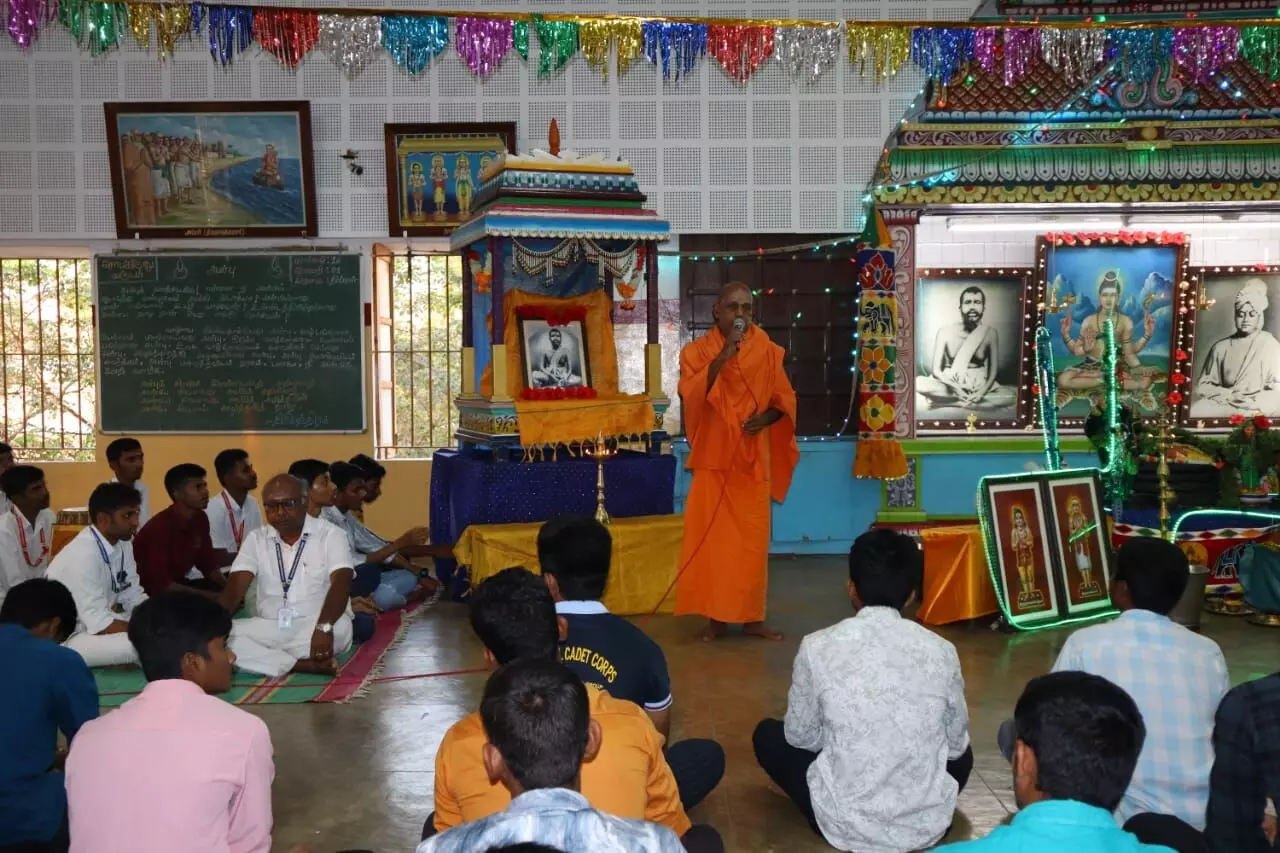 மதுரை; திருவேடகம் விவேகானந்தா கல்லூரியில் கல்பதரு நாள் மதுரை; திருவேடகம் விவேகானந்தா கல்லூரியில் கல்பதரு நாள்
