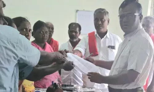 மழையால் உயிரிழந்த மாடு உள்ளிட்ட கால்நடைகளுக்கு இழப்பீடு வழங்க  கோரிக்கை மழையால் உயிரிழந்த மாடு உள்ளிட்ட கால்நடைகளுக்கு இழப்பீடு வழங்க  கோரிக்கை