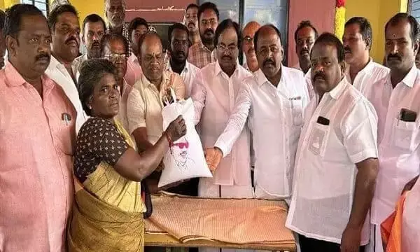 துரிஞ்சாபுரம் ஒன்றியத்தில் 6 நியாய விலைக் கடைகள் திறப்பு துரிஞ்சாபுரம் ஒன்றியத்தில் 6 நியாய விலைக் கடைகள் திறப்பு