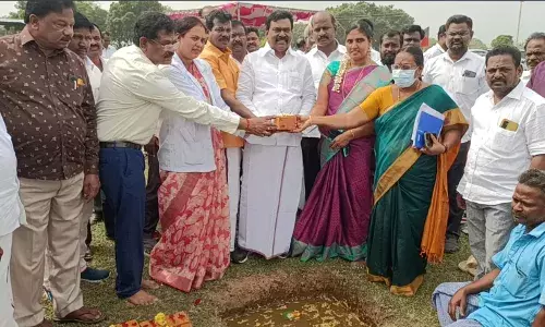 வெங்கலில் அரசு ஆரம்ப சுகாதார நிலையம் கட்டுவதற்கு பூமி பூஜை