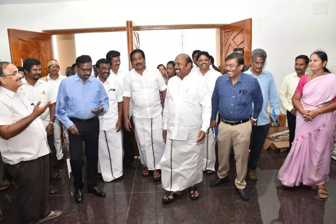 இந்தியாவிலேயே ஜல்லிக்கட்டுக்கு தனி மைதானம் தமிழகத்தில் மட்டுந்தான்...அமைச்சர்கள் பேட்டி இந்தியாவிலேயே ஜல்லிக்கட்டுக்கு தனி மைதானம் தமிழகத்தில் மட்டுந்தான்...அமைச்சர்கள் பேட்டி
