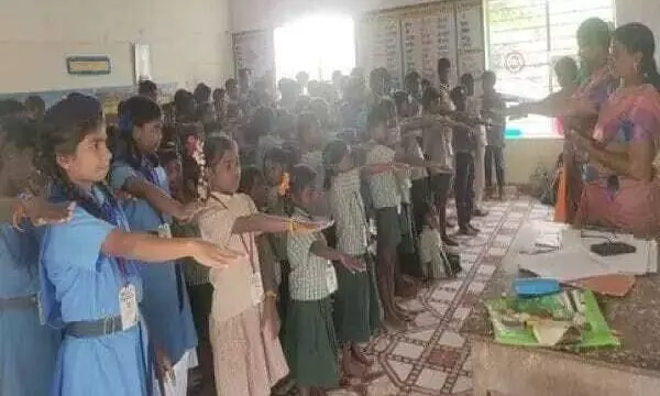 செய்யாறு அருகே புகையில்லா போகி விழிப்புணா்வு ஊா்வலம் செய்யாறு அருகே புகையில்லா போகி விழிப்புணா்வு ஊா்வலம்