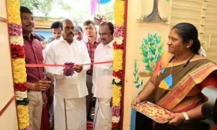 ஒரு கோடி மதிப்பில் புதிய கட்டங்களை தொடங்கி வைத்த அமைச்சர் ஒரு கோடி மதிப்பில் புதிய கட்டங்களை தொடங்கி வைத்த அமைச்சர்