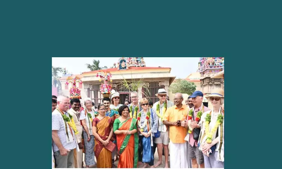 வைரவன் பட்டியில் வெளிநாட்டு சுற்றுலாப் பயணிகள் பங்கேற்ற பொங்கல் விழா வைரவன் பட்டியில் வெளிநாட்டு சுற்றுலாப் பயணிகள் பங்கேற்ற பொங்கல் விழா