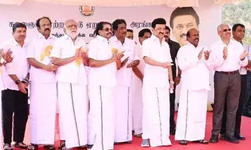 அலங்காநல்லூர் அருகே ஜல்லிக்கட்டு மைதானத்தை முதலமைச்சர் திறந்து வைத்தார்..!