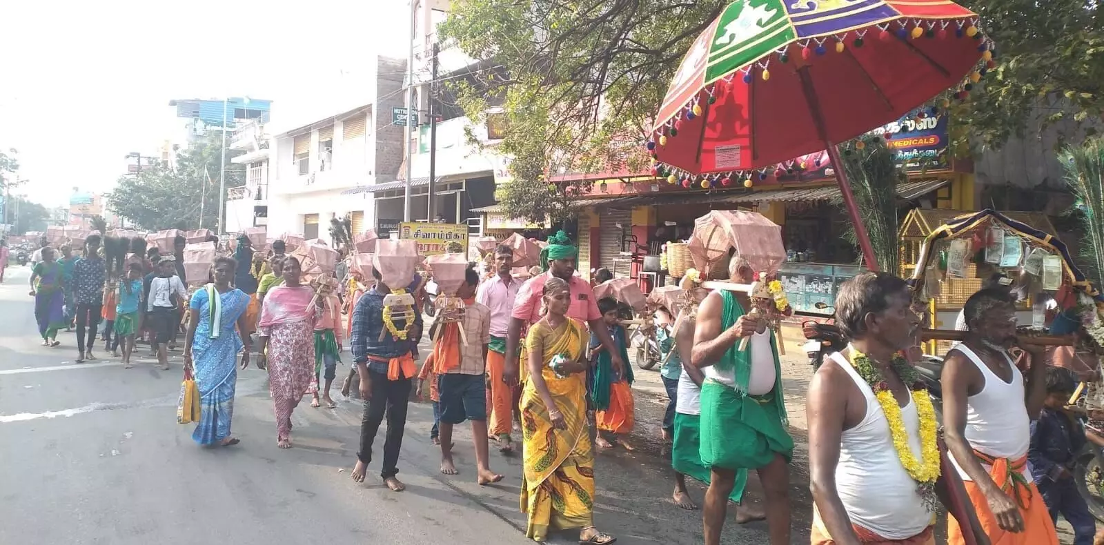 குமாரபாளையத்தில் காவடிகள் ஊர்வலத்துடன் தைப்பூச திருநாள் கொண்டாட்டம் குமாரபாளையத்தில் காவடிகள் ஊர்வலத்துடன் தைப்பூச திருநாள் கொண்டாட்டம்