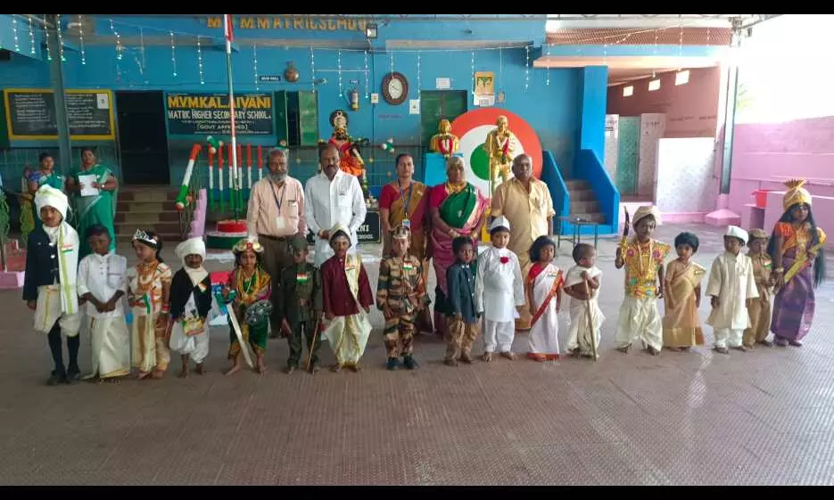 மதுரை அருகே சோழவந்தான் பகுதிகளில் குடியரசு தினவிழா மதுரை அருகே சோழவந்தான் பகுதிகளில் குடியரசு தினவிழா