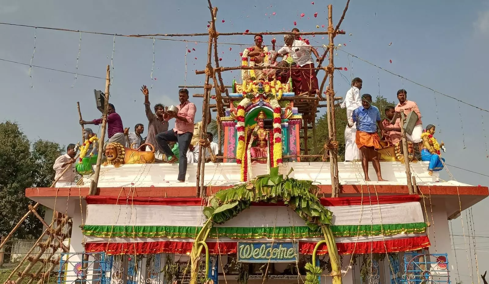 திருவள்ளூர் அருகே அம்மணம்பாக்கம் பூங்காவனத்தம்மன் கோவில் கும்பாபிஷேகம் திருவள்ளூர் அருகே அம்மணம்பாக்கம் பூங்காவனத்தம்மன் கோவில் கும்பாபிஷேகம்