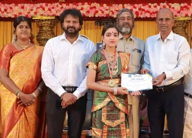 மாணவர்கள் வெற்றி பெறும் வரை முயற்சிக்க வேண்டும்:முன்னாள் ஆட்சியர் பேச்சு மாணவர்கள் வெற்றி பெறும் வரை முயற்சிக்க வேண்டும்:முன்னாள் ஆட்சியர் பேச்சு