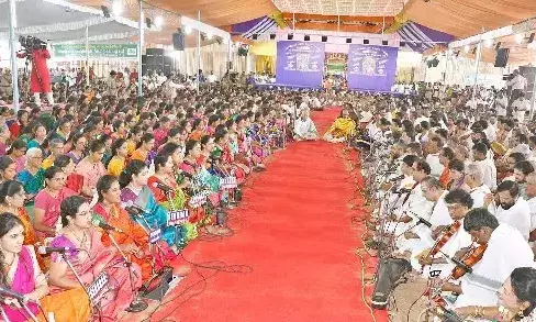 177-வது ஆராதனை விழா: பஞ்சரத்ன கீர்த்தனைகளை பாடி தியாகராஜருக்கு இசை அஞ்சலி 177-வது ஆராதனை விழா: பஞ்சரத்ன கீர்த்தனைகளை பாடி தியாகராஜருக்கு இசை அஞ்சலி