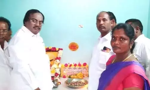 கலசபாக்கம் அருகே புதிய பயணியர் நிழற்குடை அமைக்க பூமி பூஜை கலசபாக்கம் அருகே புதிய பயணியர் நிழற்குடை அமைக்க பூமி பூஜை